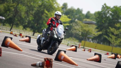 Honda, Touring, Begini Sensasi Berkendara New Honda ADV 160, Nyaman untuk Harian Maupun Touring