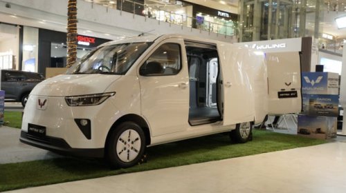 Wuling | Wuling Pamer Mobil Listrik Darion di Central Park, MPV Canggih dengan Jarak Tempuh 540 Km