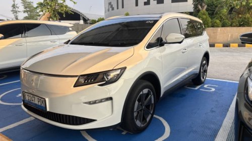 Kesan Pertama Berkendara Aletra L8 EV, MPV Keluarga yang Nyaman