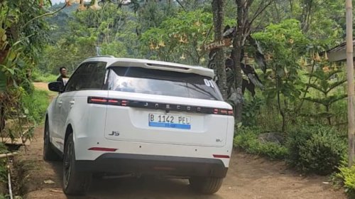 Uji Ketangguhan Jaecoo J5 EV di Medan Off-road Ringan