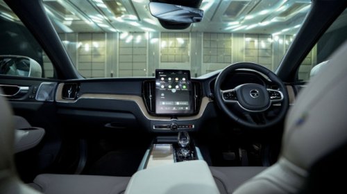 Volvo, Volvo XC60, Tenaga Ganas, Bensin Cuma 1 Liter per 100 Km! Ini Dia Volvo XC60 PHEV Terbaru