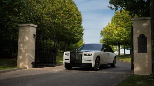 Rolls-Royce Ungkap Mobil Paling Eksklusif, Butuh 100 Tahun untuk Dibuat!
