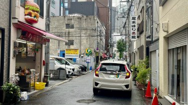 Di Jepang, Stiker di Mobil Bisa Tunjukkan Umur Pengemudinya