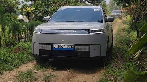 Uji Ketangguhan Jaecoo J5 EV di Medan Off-road Ringan