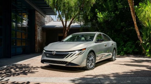Ada Mobil Sedan Baru dengan Tampilan Premium