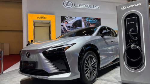 Mobil Mewah di GJAW 2025 Ini Pakai Teknologi Setir Canggih