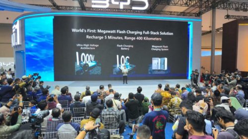 BYD Bawa Teknologi Megawatt-Charging dan Enam Model EV ke GJAW 2025