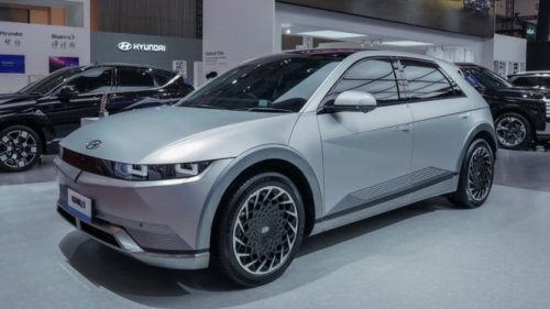 Daftar Kendaraan Terbaik: dari Truk Tangguh hingga Mobil EV Canggih
