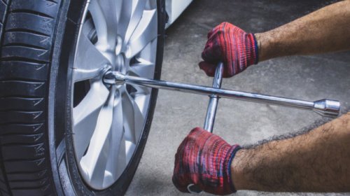 Kunci Roda Bentuk L vs Silang, Mana yang Ideal?