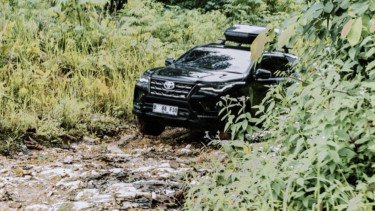 Toyota Fortuner Hadapi Medan Ekstrem Kalimantan