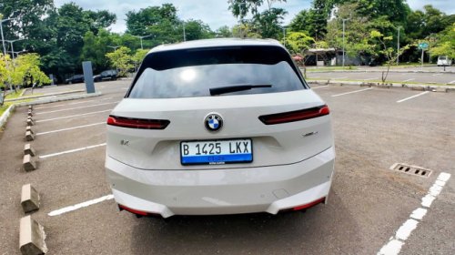 BMW, Jajal BMW iX xDrive45, Performa dan Efisiensinya Bikin Kaget
