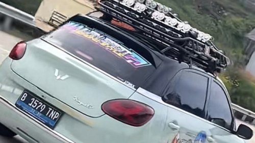Wuling Binguo, Wuling, Wuling Binguo EV Pakai Strobo dan Telolet di Jalan, Jadi Sorotan Netizen dan Polisi