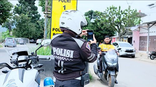 Terpopuler: Harga Mobil Listrik Turun, Supercar Anjlok, Denda Tilang 2026