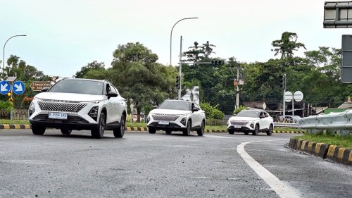 Terpopuler: Hybrid Jalan Jauh, Showroom Kekinian, dan Skutik Aman