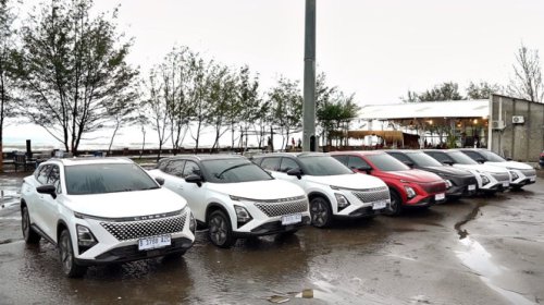 Terpopuler: Hybrid Jalan Jauh, Showroom Kekinian, dan Skutik Aman