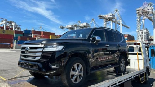 Maling Mobil Berburu Land Cruiser hingga Australia
