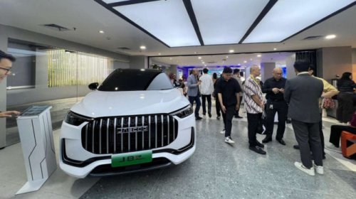 Terpopuler: Hybrid Jalan Jauh, Showroom Kekinian, dan Skutik Aman