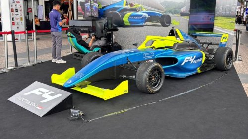 F4 Indonesia Pamer Mobil Balap di IIMS 2026