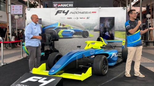 F4 Indonesia Pamer Mobil Balap di IIMS 2026