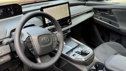 Toyota, Mobil Listrik Toyota Ini Hadir Lebih Bertenaga dan Siap Menarik Perhatian Penggemar Otomotif