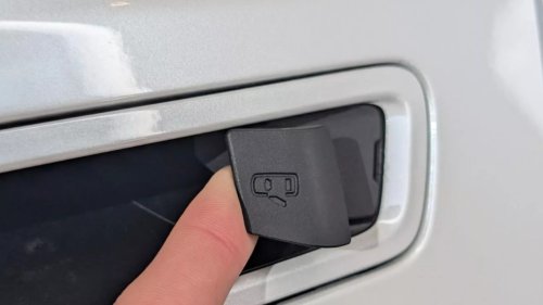 Toyota | Mobil Toyota Ini Punya Fitur Gagang Pintu Unik