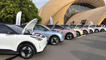 Terpopuler: Mobil Listrik Rp200 Jutaan, Harga Sedan Terbaru, Jangan Asal Update Android Auto