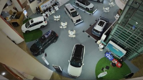 Wuling, Dorong Penetrasi Pasar, Wuling Pamerkan Lini ICE hingga EV di Mal