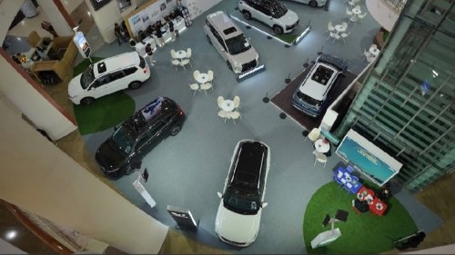 Wuling, Dorong Penetrasi Pasar, Wuling Pamerkan Lini ICE hingga EV di Mal