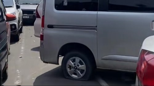 Wanita Ini Protes Ban Mobil Kempes Massal di Monas, Diduga Parkir di Lokasi Ini