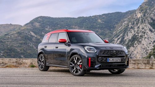 Mobil Compact SUV Premium Ini Hadir dengan Varian Baru