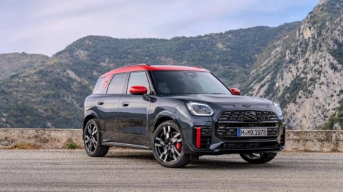 Mobil Compact SUV Premium Ini Hadir dengan Varian Baru