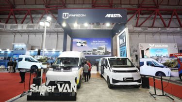 Farizon Kenalkan Van Listrik 16 Penumpang dan Versi Kargonya