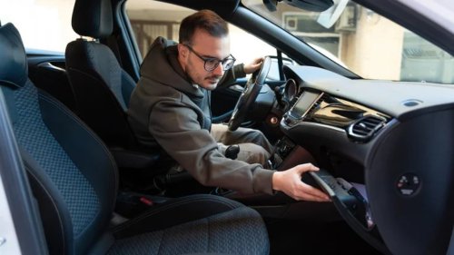 Jangan Sembarangan! Ini Barang yang Sebaiknya Tidak Disimpan di Box Mobil