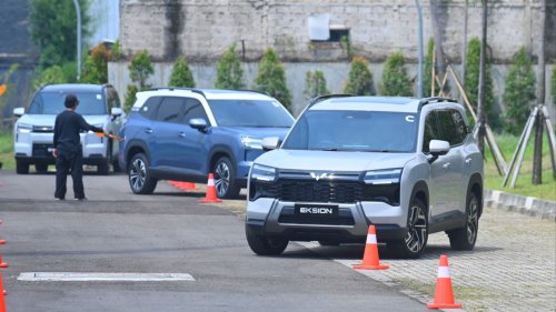 Intip Perbedaan Wuling Eksion Hybrid dan EV