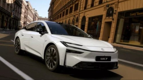 Mobil Sedan Bakal Kembali Jadi Primadona