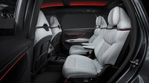 Audi, Audi Siapkan SUV Mewah: Pintunya Bisa Terbuka Sendiri Tanpa Sentuhan