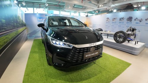 BYD M6 DM Resmi Hadir, Isi Bensin Sedikit Tapi Bisa Jalan Jauh