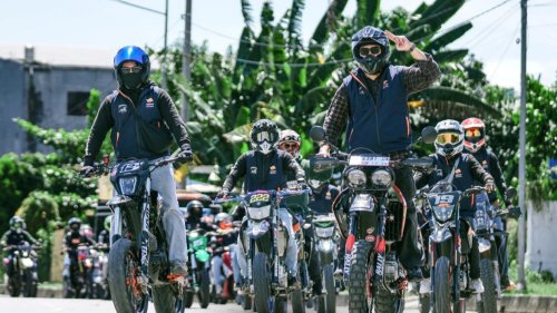 Touring dari Makassar ke Maros, Komunitas Motor Dapat Edukasi Oli