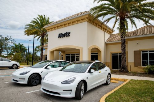The Rental Giant That Dumped 30,000 EVs Is Now Betting On Self-Driving EVs