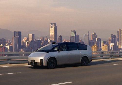 China’s Wackiest Electric Minivan Is Getting Another Update