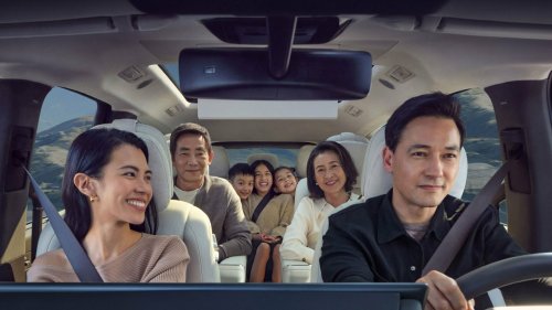 China’s Wackiest Electric Minivan Is Getting Another Update