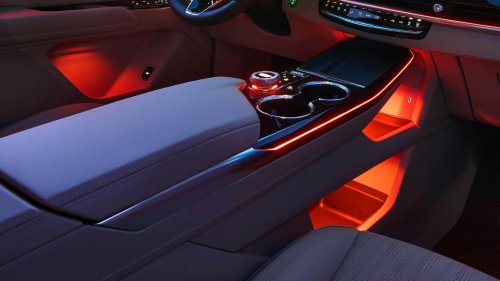 America’s Aging Cadillac XT5 Watches China’s Newer One Get Lidar And A Plug