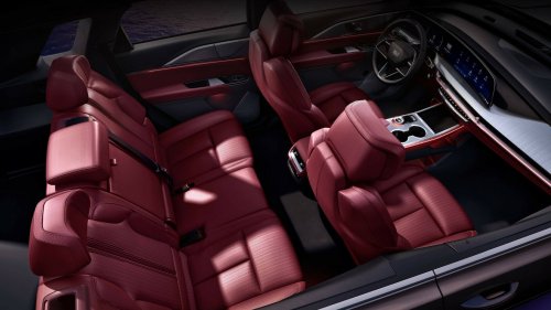 America’s Aging Cadillac XT5 Watches China’s Newer One Get Lidar And A Plug