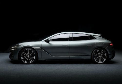 Denza, Denza’s 1,139-HP Wagon Will Now Drift Any Shape You Draw On The Screen