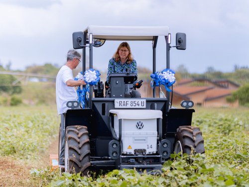 Former VW CEO Asks, Do You Think My Electric Tractor’s Sexy?