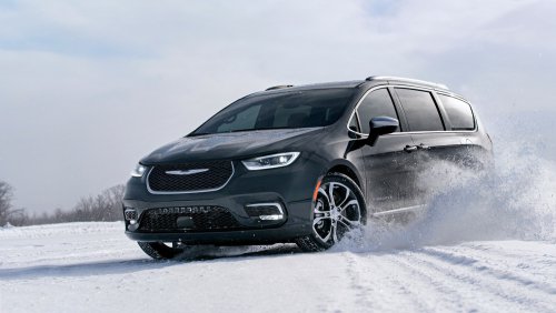Pacifica Hybrid Owners Are Suing Over A Recall None Of Them Actually Experienced