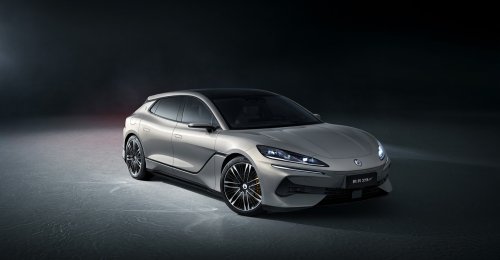 Denza, Denza’s 1,139-HP Wagon Will Now Drift Any Shape You Draw On The Screen