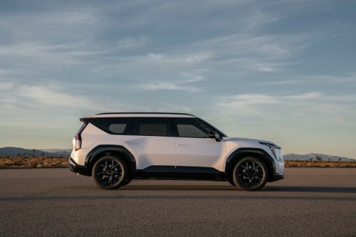 Kia, Kia EV9, Battery, Kia EV9 Owners Are Reporting Battery Failures, And Long Waits For Fixes