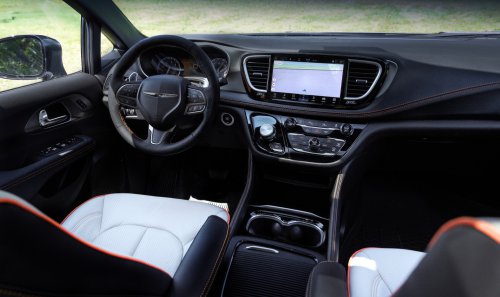 Chrysler Killed The Voyager And Pacifica Hybrid, And Now It’s Considering This