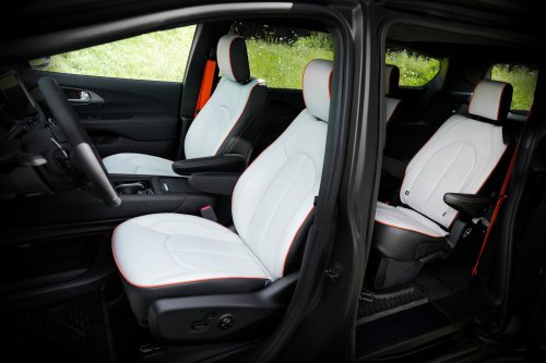 Chrysler Killed The Voyager And Pacifica Hybrid, And Now It’s Considering This